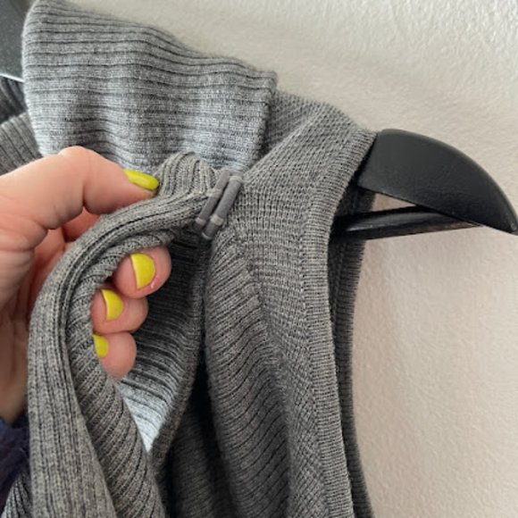 Alice + Olivia Asymmetrical Draped Wool Ribbed Knit Wrap Cardigan Vest - Picture 4 of 12